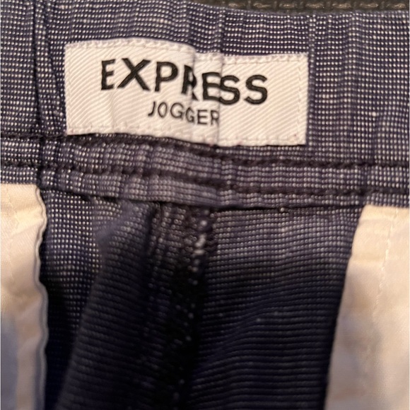 Express Shorts - 32” drawstring - Picture 2 of 4